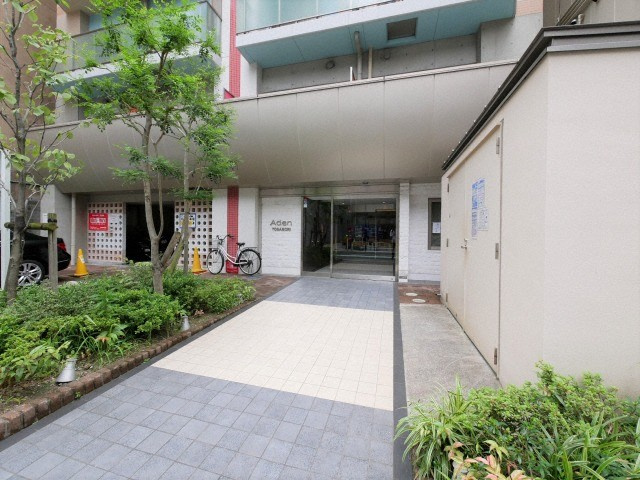 アーデン土佐堀のエントランス