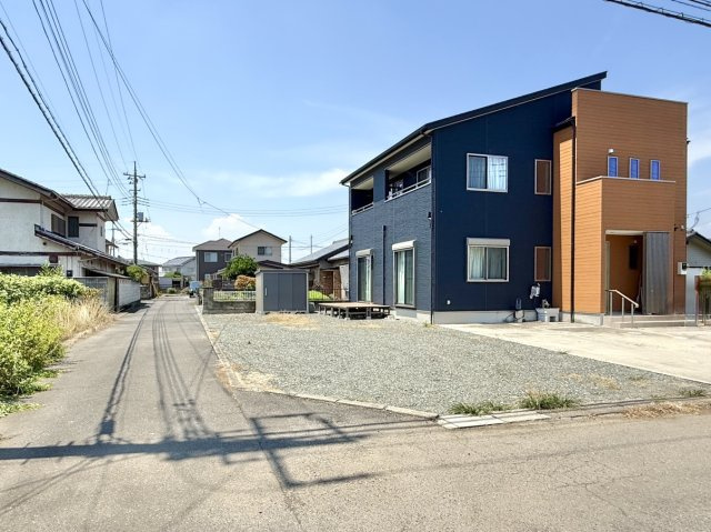 【中古戸建】伊勢崎市田部井町1丁目の外観|■外観｜陽だまりのリビング、家事らくキッチンのお家、ついに完成！永く住むほどに愛着を深める、味わい豊かなデザインです。一度ご覧になってみませんか？