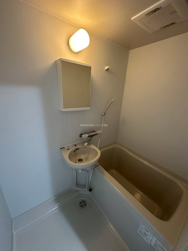 ヒノデハットの浴室