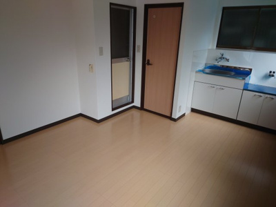 【居間・リビング】 | 和泉コーポ | ゆったり過ごせる居間です