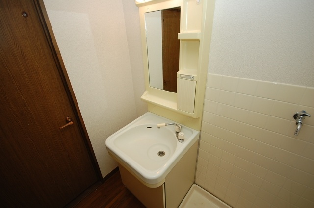 グランドヒル野中の独立洗面台|内装イメージ：同マンション別室