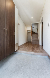 【玄関】 | 白岡市小久喜　中古戸建