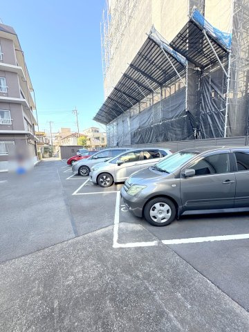 ネオコーポ堀切菖蒲園の駐車場|共用部駐車場