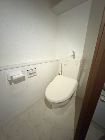 ネオコーポ堀切菖蒲園のトイレ|温水洗浄便座