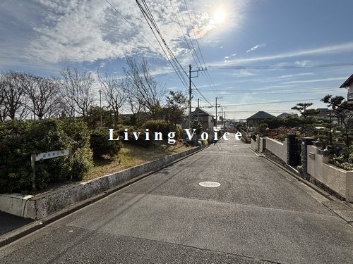 【居間・リビング】 | 【仲介手数料０円】厚木市鳶尾1丁目　新築一戸建て　2号棟　全2棟 | 厚木市鳶尾1丁目　新築一戸建て　全2棟