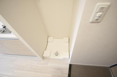 【設備】 | プレサンス塚本ミッドマーク | 洗濯機置き場です