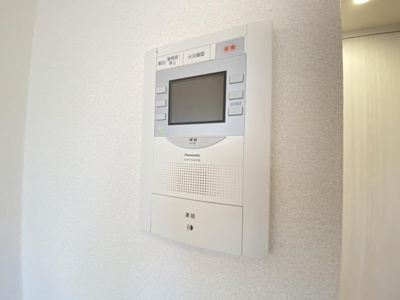 【セキュリティ】 | プレサンス塚本ミッドマーク | モニター付きインターホンです