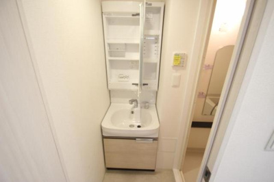 【独立洗面台】 | プレサンス塚本ミッドマーク | 独立洗面化粧台が付いています