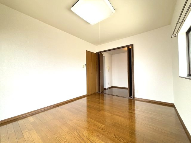 ベルメゾン一須賀Ⅲ号館の洋室