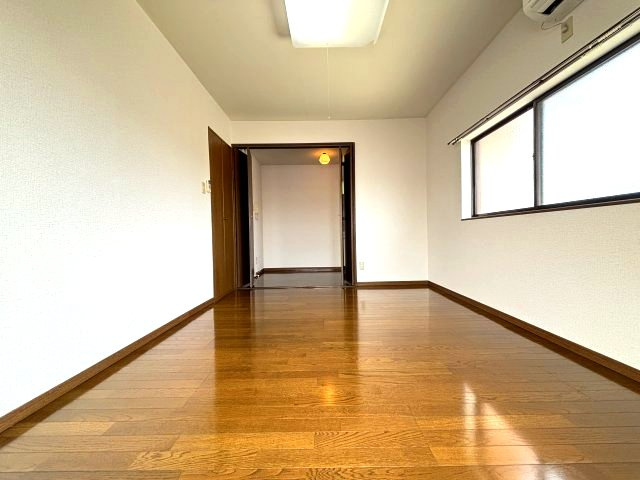 ベルメゾン一須賀Ⅲ号館の洋室