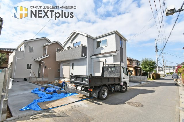 桶川上日出谷1269番全3棟　B号棟の前面道路含む現地写真|前面道路４m幅ありお車の出し入れにも十分な広さです。
■こちらの物件が気になった方は
０１２０－６５５－６２０（通話無料）までお気軽にお問合せ下さいませ。