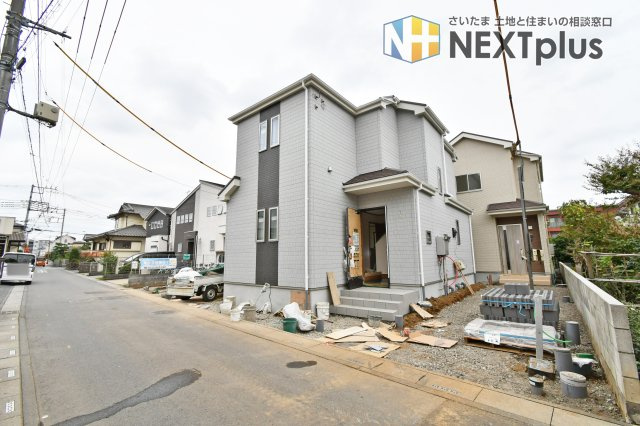 桶川上日出谷1269番全3棟　B号棟の前面道路含む現地写真|当社には住宅ローンのスペシャリストもおります。
「お家探し」「住宅ローン」は
私達『NEXTplus（ネクストプラス）』 にお任せ下さい。
