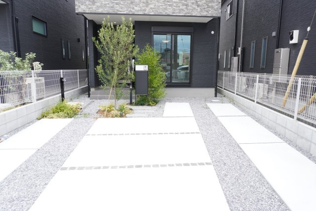 草加市手代3丁目 新築分譲住宅 全5棟 5号棟の駐車場