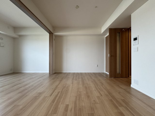 ジオ千里中央ライズコート　E棟の居間・リビング