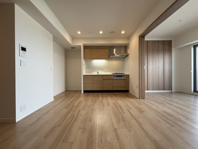 ジオ千里中央ライズコート　E棟の居間・リビング