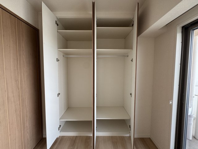 ジオ千里中央ライズコート　E棟の収納