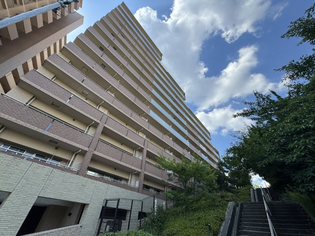 ジオ千里中央ライズコート　E棟の外観