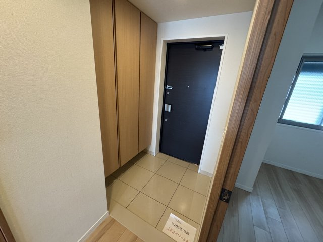 ジオ千里中央ライズコート　E棟の玄関