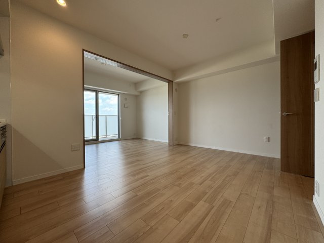 ジオ千里中央ライズコート　E棟の居間・リビング