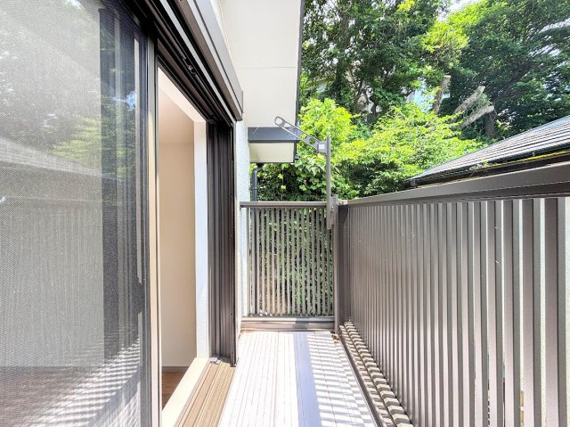 鎌倉市笛田6丁目　中古戸建てのバルコニー|◆日当たり良好なバルコニー！毎日のお洗濯にも嬉しいですね！
