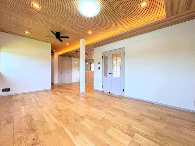 鎌倉市笛田6丁目　中古戸建ての居間・リビング|◆土・日・祝日は、当社スタッフによる現地案内会を実施しております。もちろん平日のご案内も可能です。お気軽にご相談ください！！
