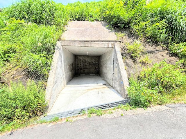 鎌倉市笛田6丁目　中古戸建ての駐車場|◆大切なお車の維持管理に便利な地下車庫。雨や風をしのげる駐車場です。
