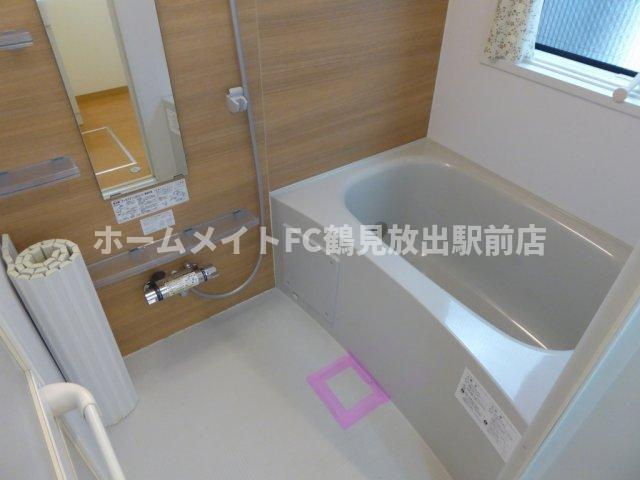 東大阪市森河内西２丁目の一戸建ての浴室