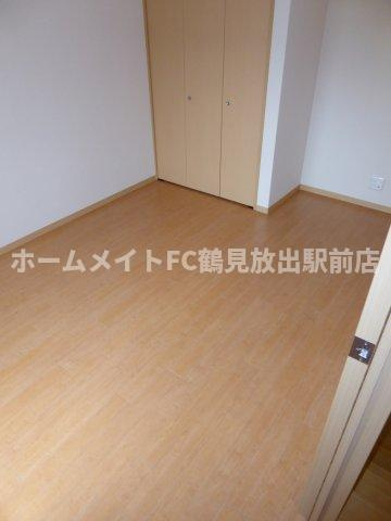 東大阪市森河内西２丁目の一戸建ての洋室