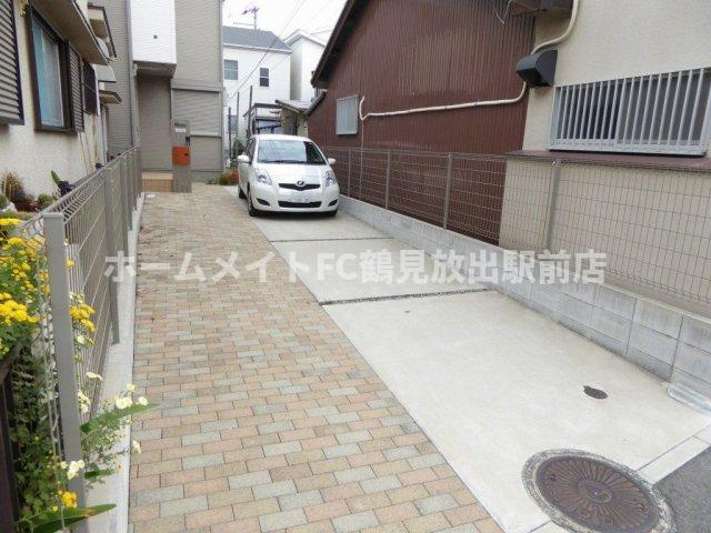 東大阪市森河内西２丁目の一戸建ての駐車場