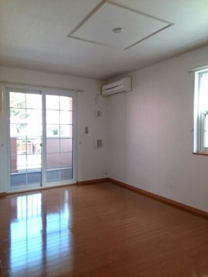 【居間・リビング】 | マリオン松末 | リビングです