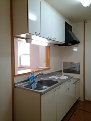 【キッチン】 | マリオン松末 | コンパクトなキッチンで掃除もラクラク