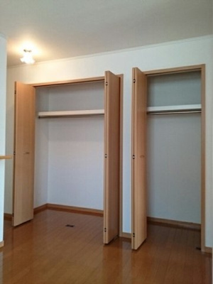 【内装】 | マリオン松末 | 明るい色調の室内です