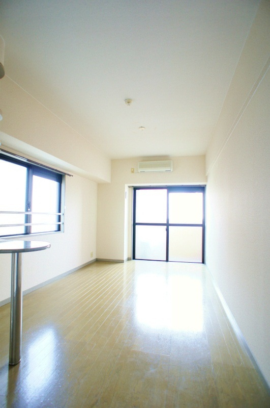 ロマネスク通町第2【キャッシュバック対象物件】の居間・リビング|居間です