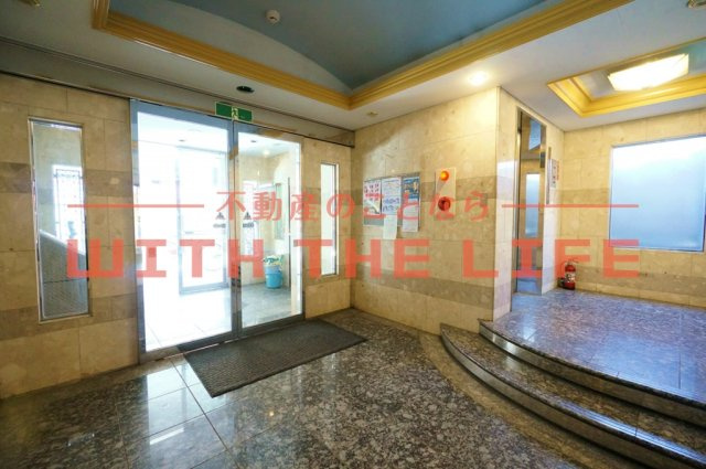 ロマネスク通町第2【キャッシュバック対象物件】のロビー|毎日通るロビーはこのようになっています