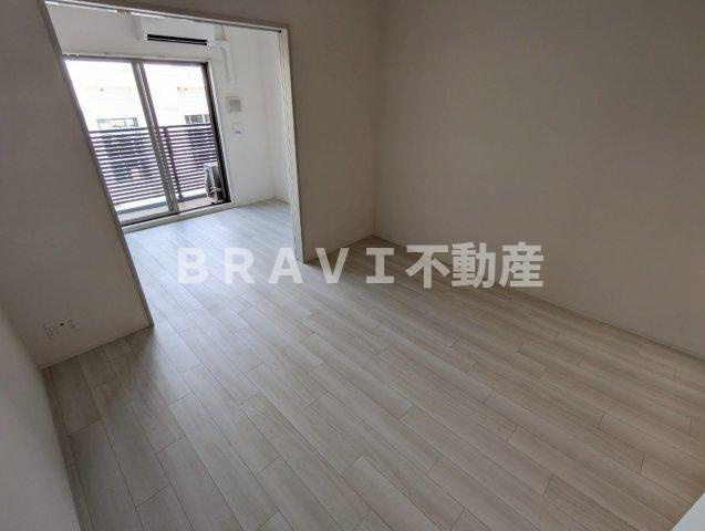 ALivis緑橋 BRAVI不動産の居間・リビング