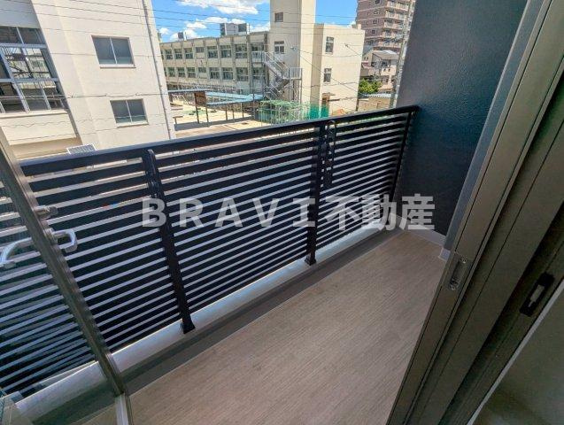 ALivis緑橋 BRAVI不動産のバルコニー