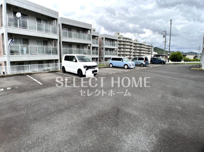 【駐車場】 | パルテールⅠ | 駐車場に車を止められます