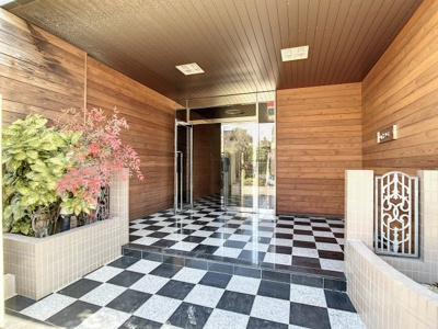 【エントランス】 | ロイヤルパーク