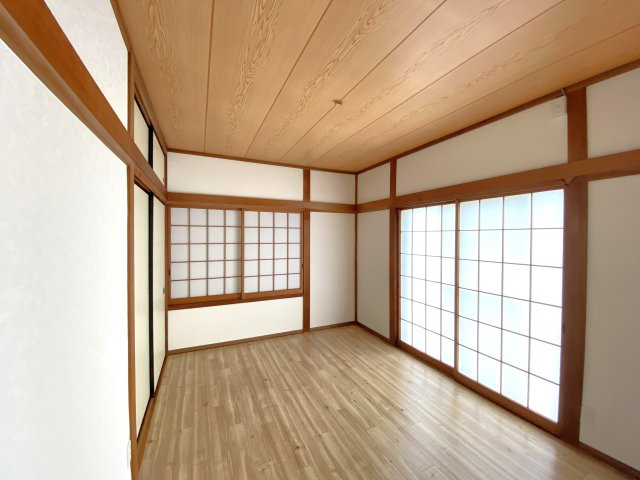 増井アパートの洋室