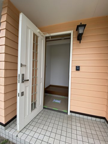 増井アパートの玄関