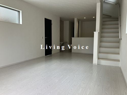 【居間・リビング】 | 【仲介手数料０円】平塚市老松町1期　新築一戸建て | 平塚市老松町1期　新築一戸建て