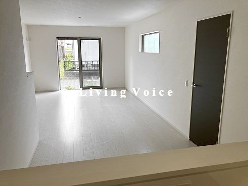 【居間・リビング】 | 【仲介手数料０円】平塚市老松町1期　新築一戸建て | 平塚市老松町1期　新築一戸建て