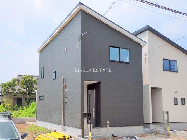 草加市谷塚上町 新築分譲住宅 2号棟の外観