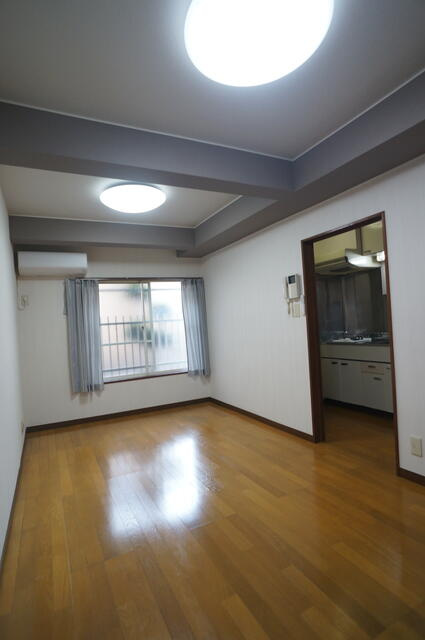 パストラルいしいの居間・リビング