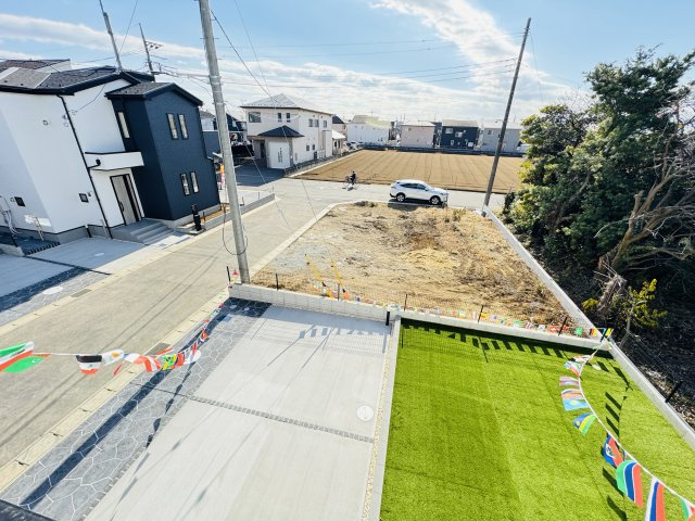 松戸市古ケ崎３丁目新築戸建【古ヶ崎小学校：10分】の展望|バルコニーより南側眺望・南側駐車スペースで日当たり良好♪
