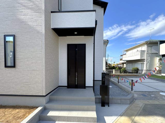 松戸市古ケ崎３丁目新築戸建【古ヶ崎小学校：10分】のエントランス|エントランス・玄関ポーチ