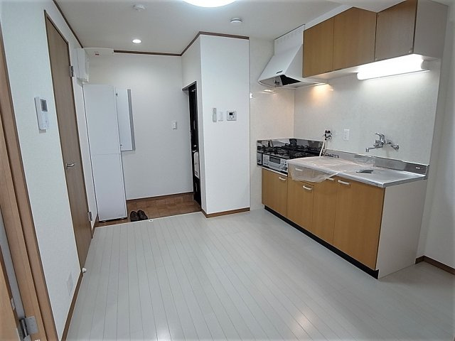 神戸市兵庫区西橘通１丁目の賃貸マンションの居間・リビング|リノベーションされた美麗室内