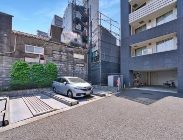 文京区本郷３丁目の中古マンションの駐車場