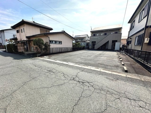 トーヨーコートウィステリアの駐車場