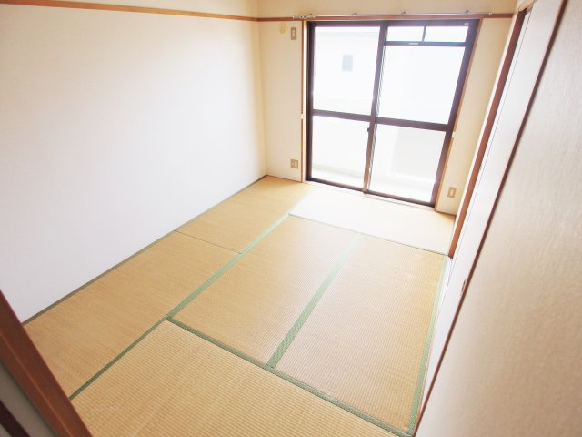 第二ハイツ東青崎の和室